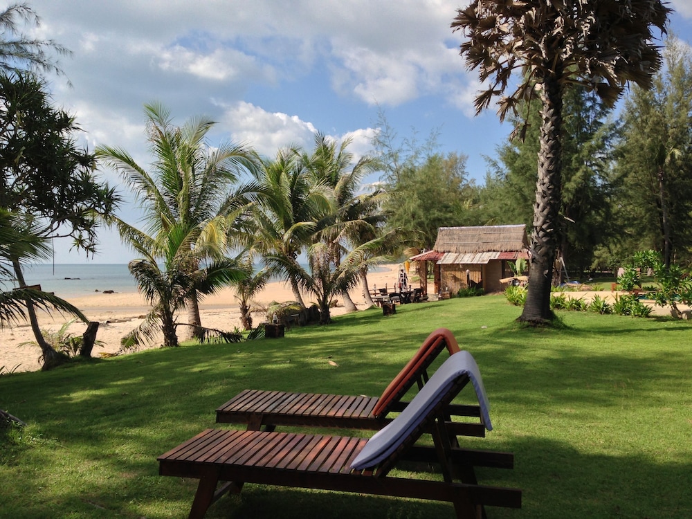 Good Days Lanta Chalet Resort 30/62