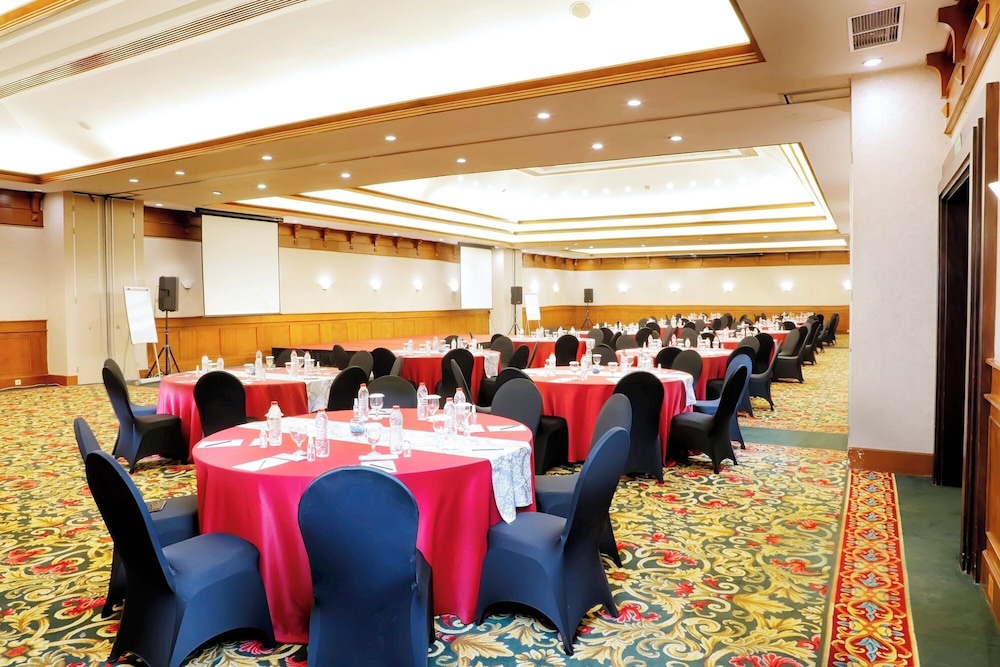 Lido Lake Resort by MNC Hotel 52/63