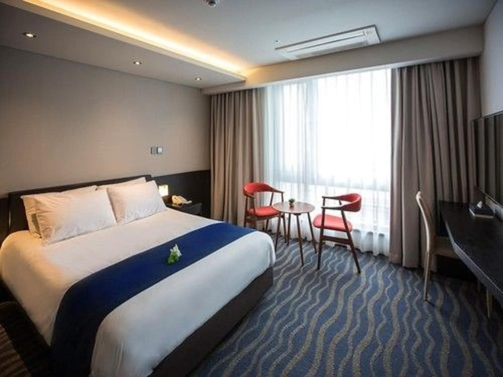 Gloucester Hotel Jeju 9/57