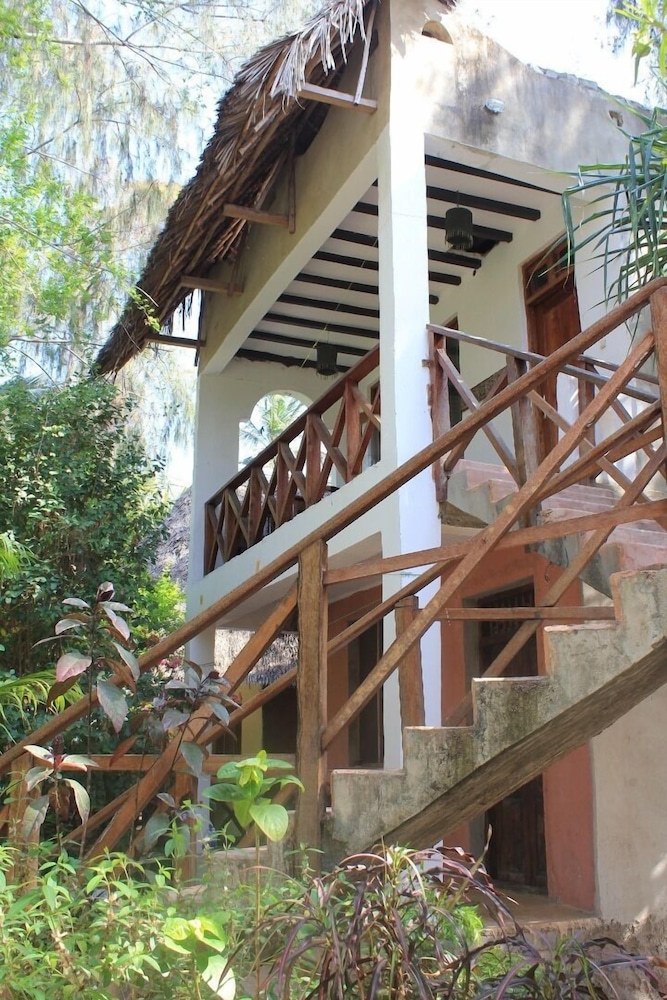 Casa Umoja Guesthouse 3/50