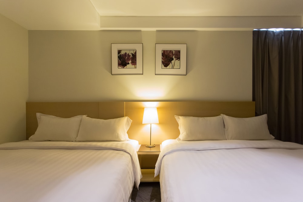 Leesing Hotel 7/35