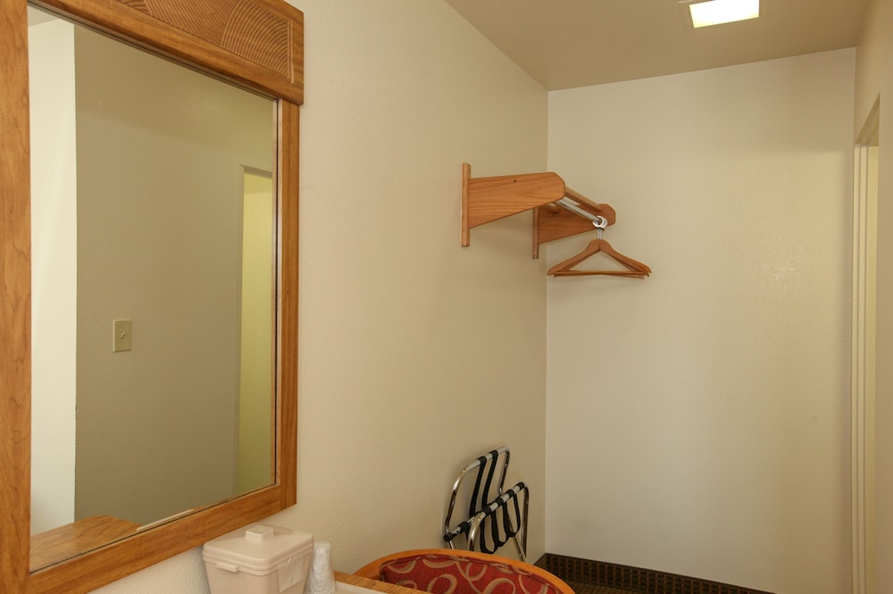 Highland Country Inn 28/55