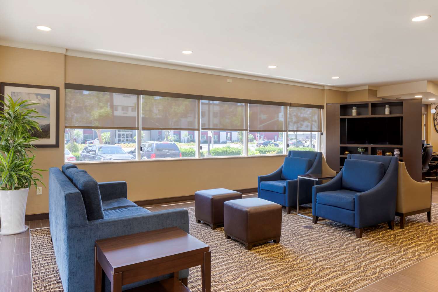 Comfort Suites Ontario Airport Convention Center 11/18