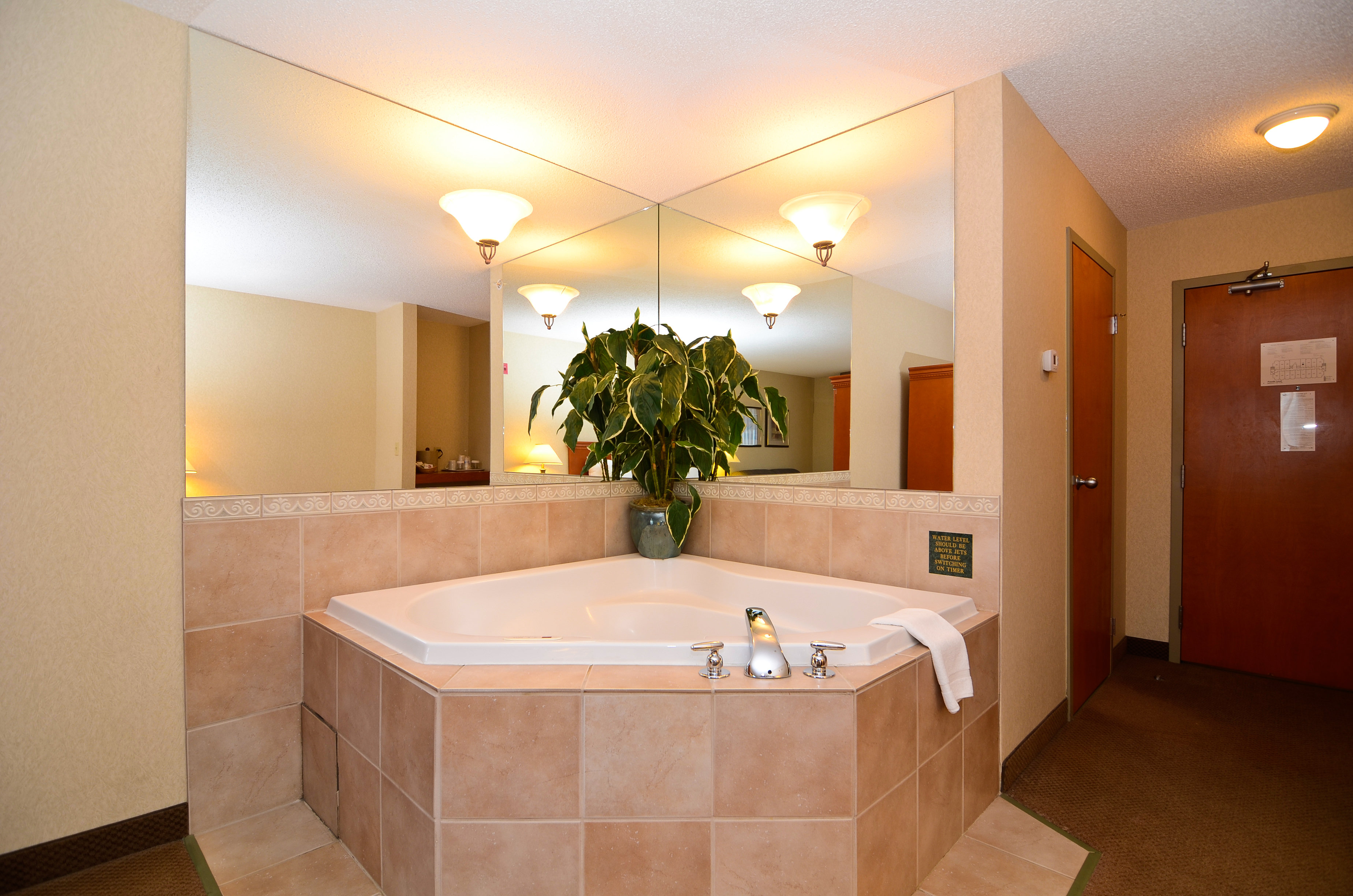 Best Western Plus Calgary Centre Inn 50/50