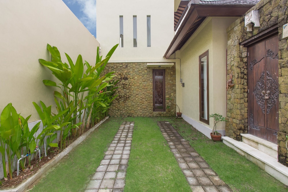 The Reika Villa 60/69