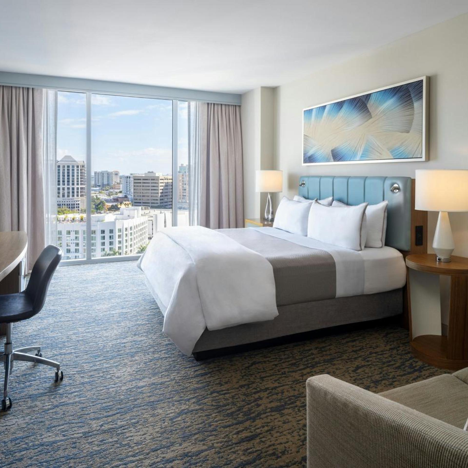 Standard, King Bed, City View