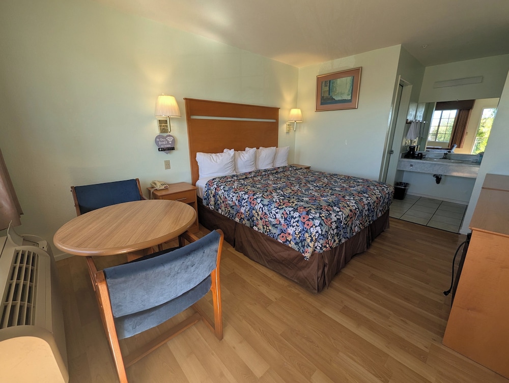 Oceanview Motel - Huntington Beach 12/50