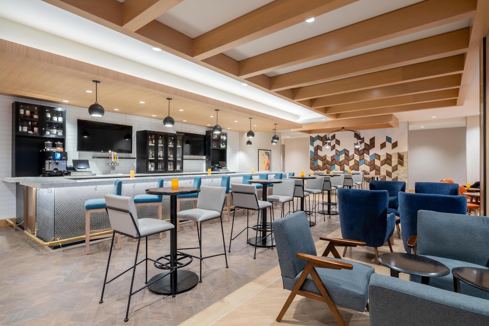 Hyatt Place Sacramento International Airport 27/47