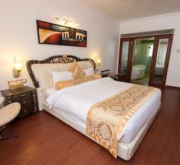 Honeymoon Suite