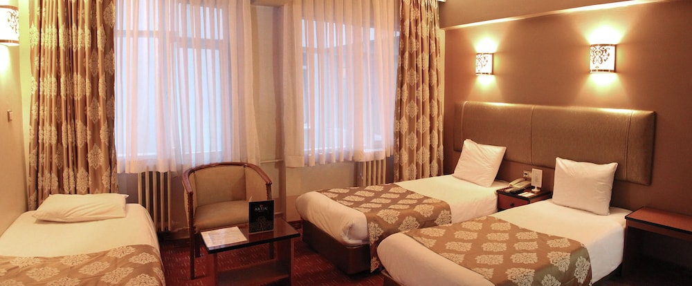 Artic Hotel 6/26