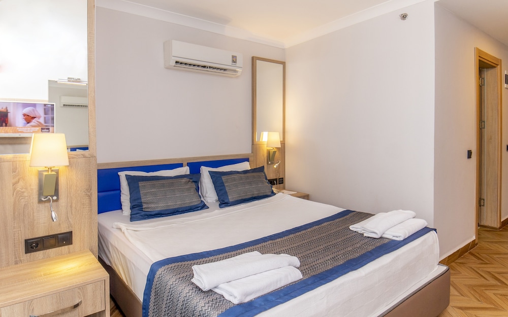 Relax Beach Hotel 10/50