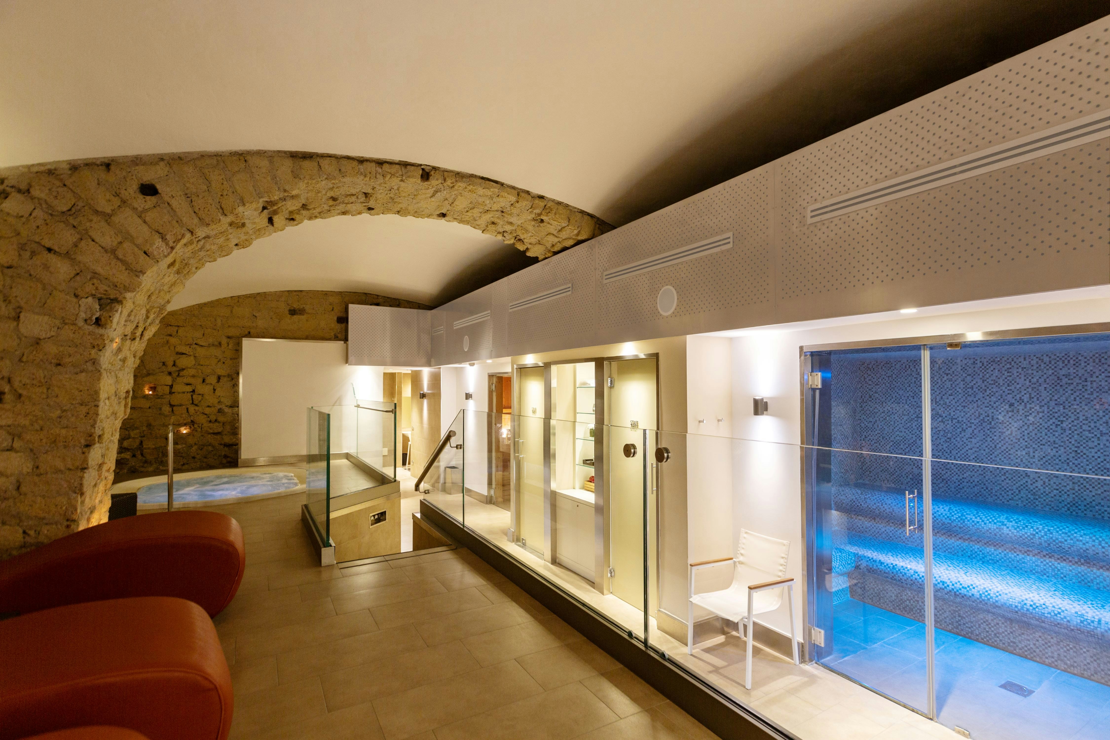Palazzo Caracciolo Naples 21/43