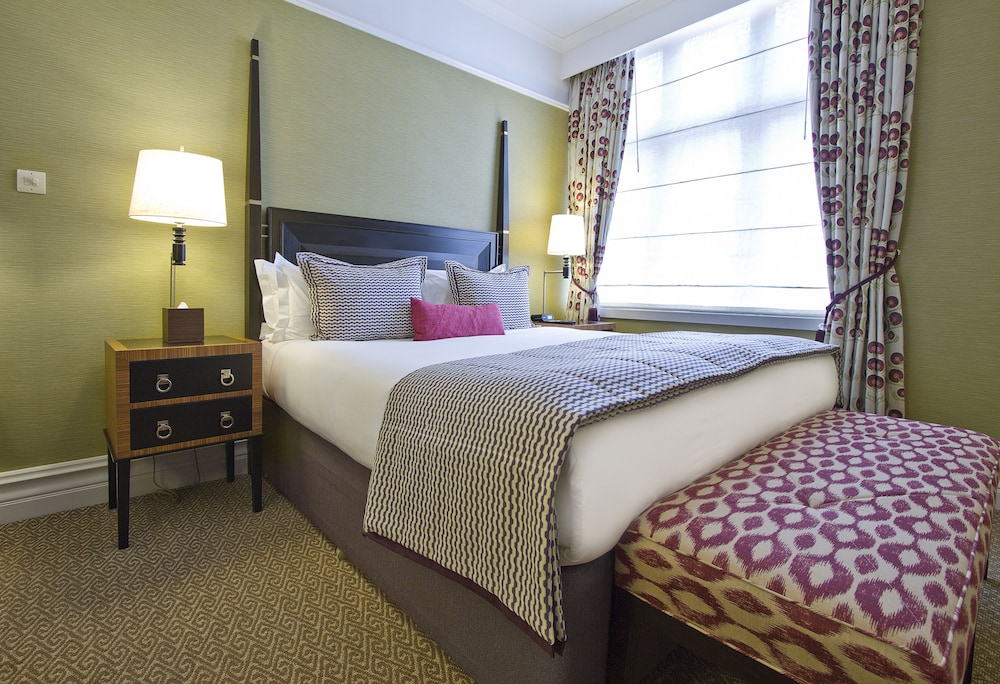 ST ERMINS HOTEL 13/41