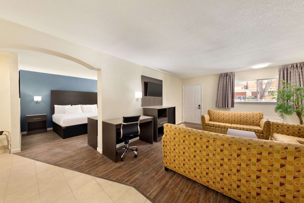 Days Inn by Wyndham Lawton 23/47