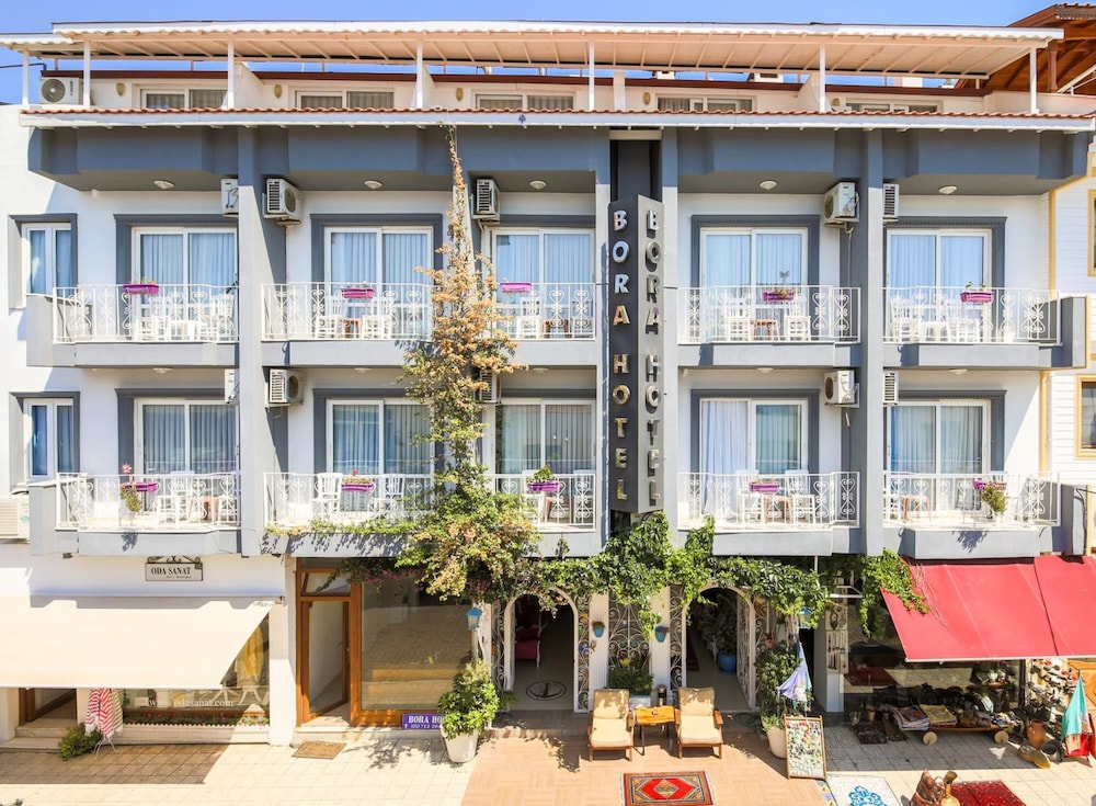 Bora Hotel 1/49