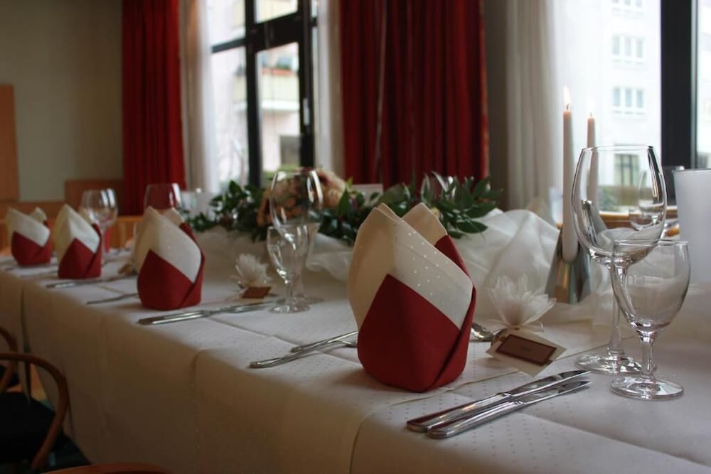 Ascot Bristol Hotel Potsdam 46/55