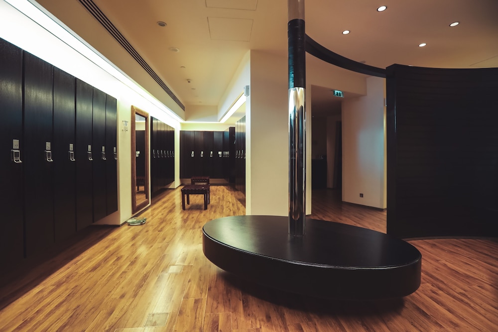 Shangri-La Residences and Apartments 23/45