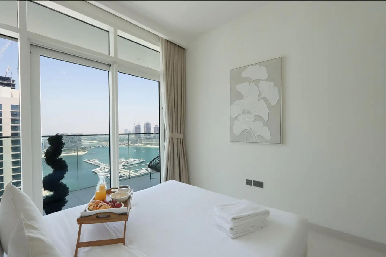 3BR with Marina Skyline View & Private Beach 7/26