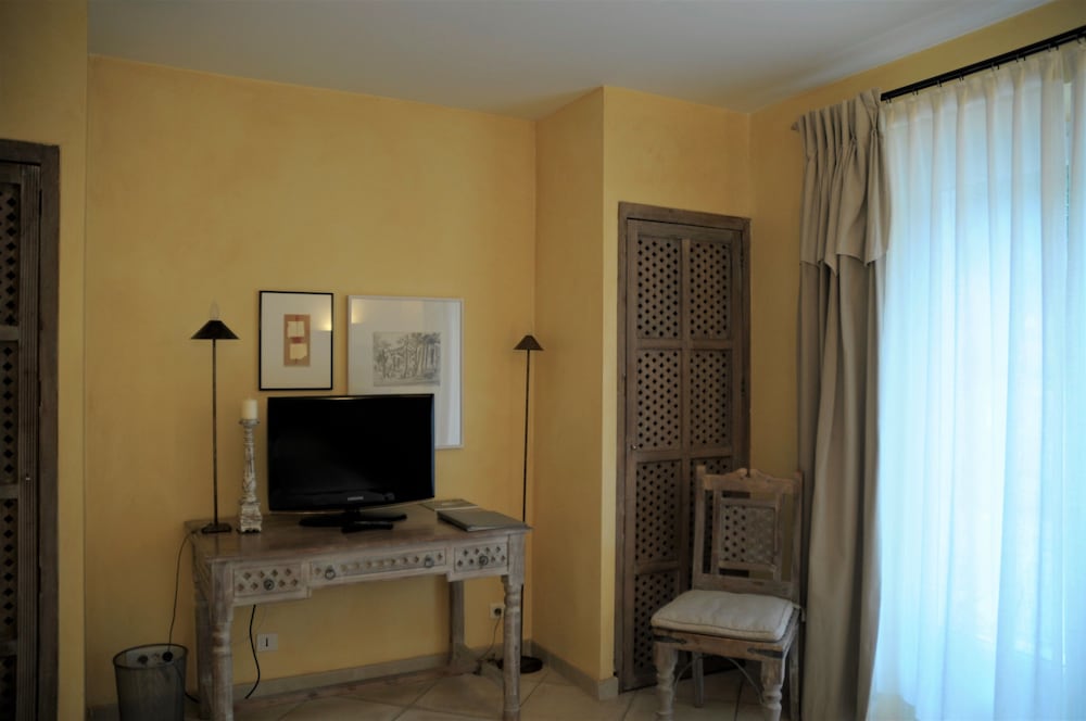Hotel Villa Les Rosiers 18/33