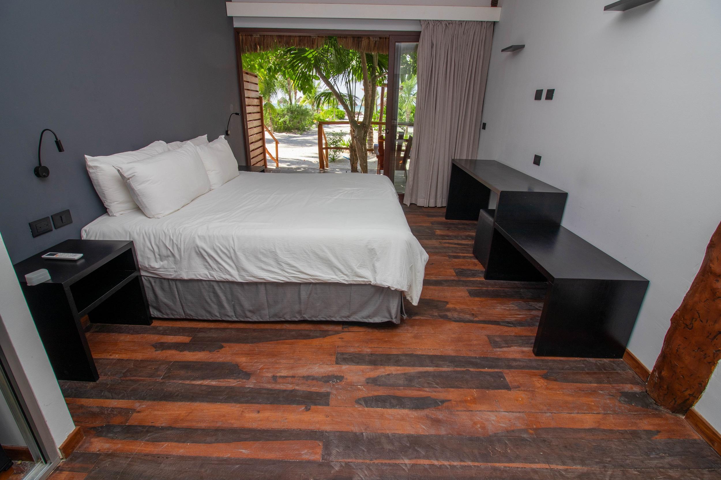 Room, King Bed, Ocean Front, Terrace