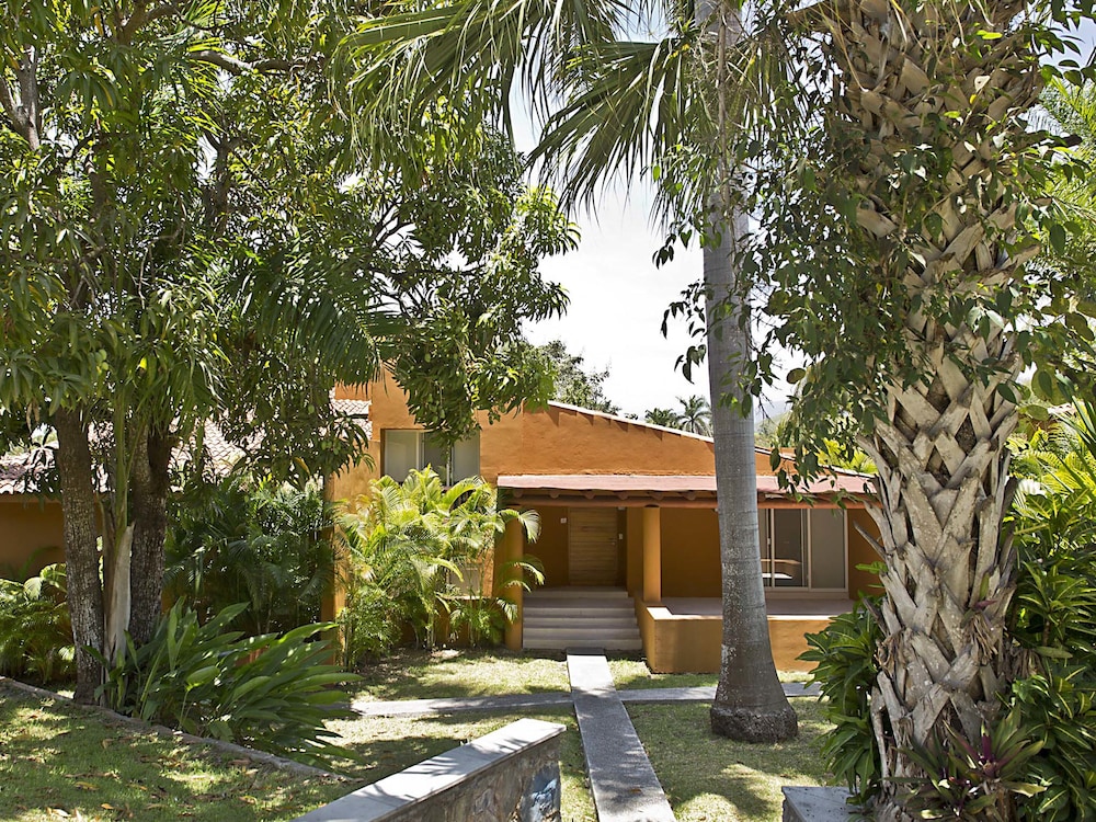 Hotel Ixzi Plus 5/63