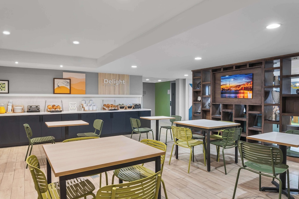 restaurant cafeteria