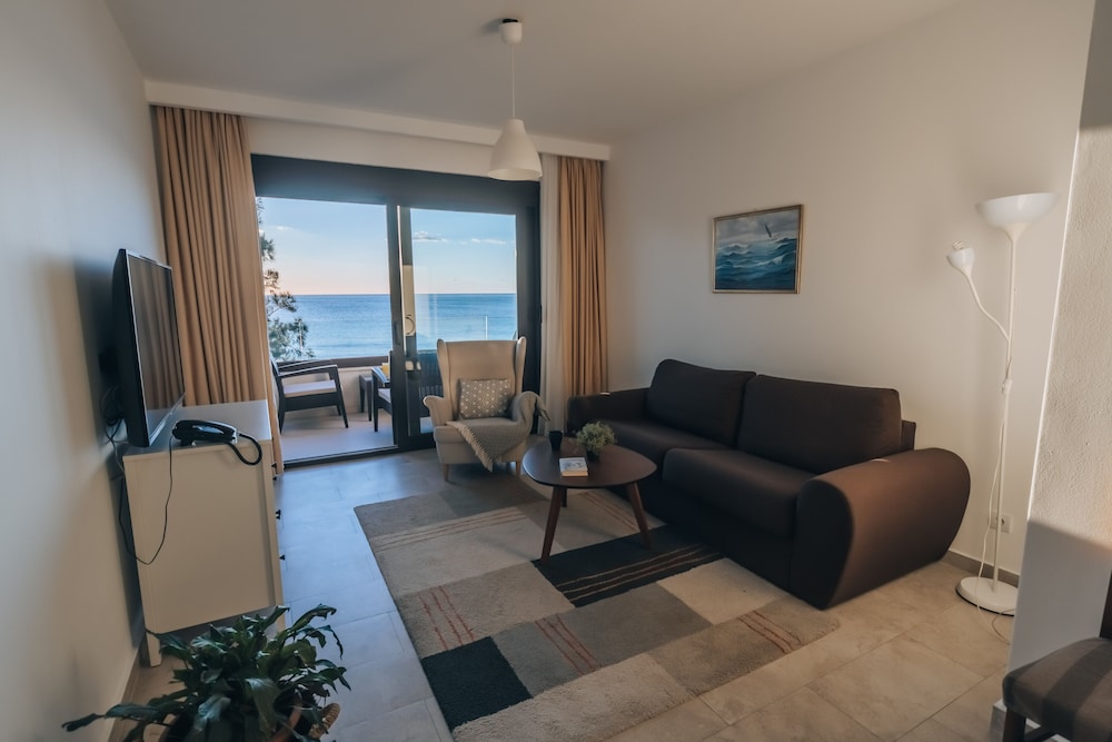 Apart Hotel Kuce Lekovica 25/50