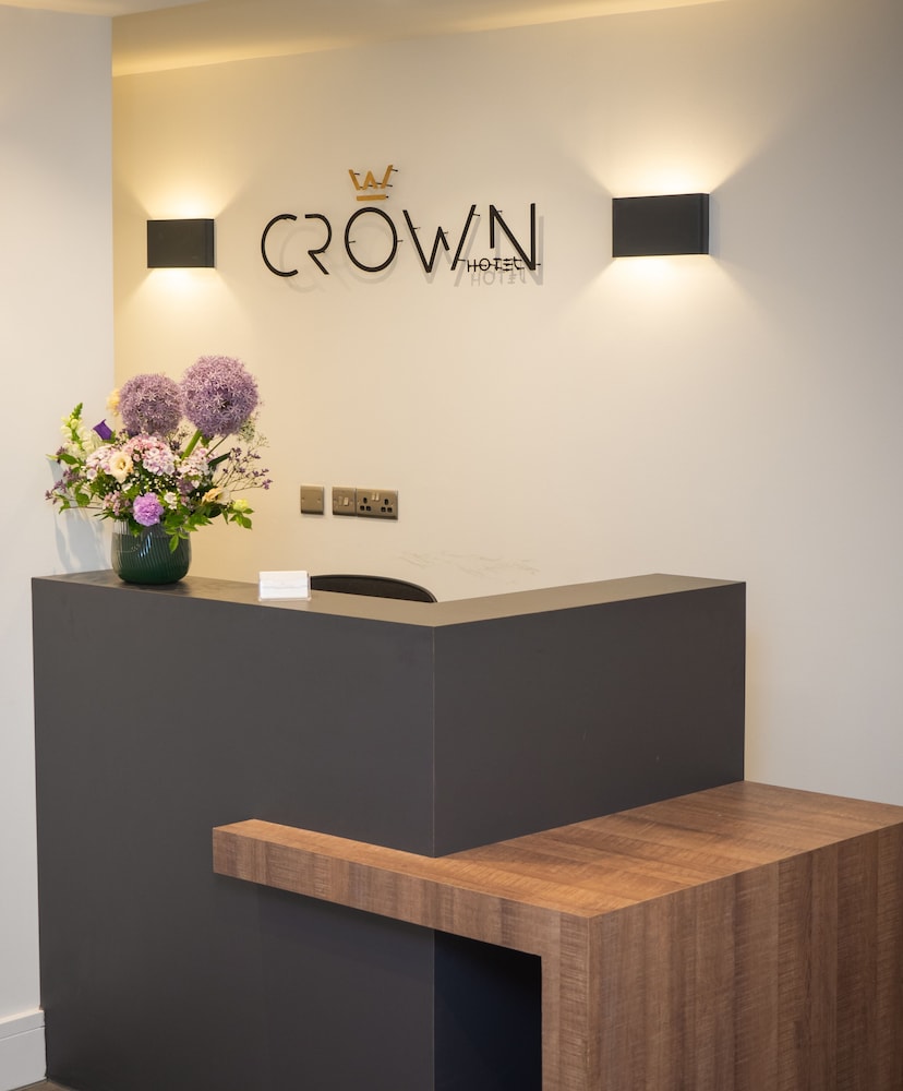 Crown Hotel 6/48