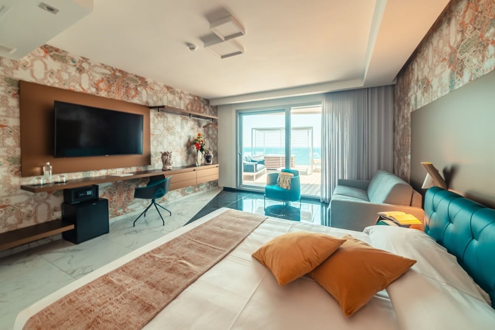 Nautilus Hotel 32/50