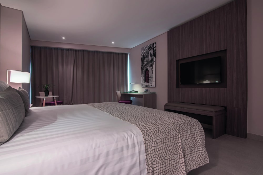 STANDARD, KING BED