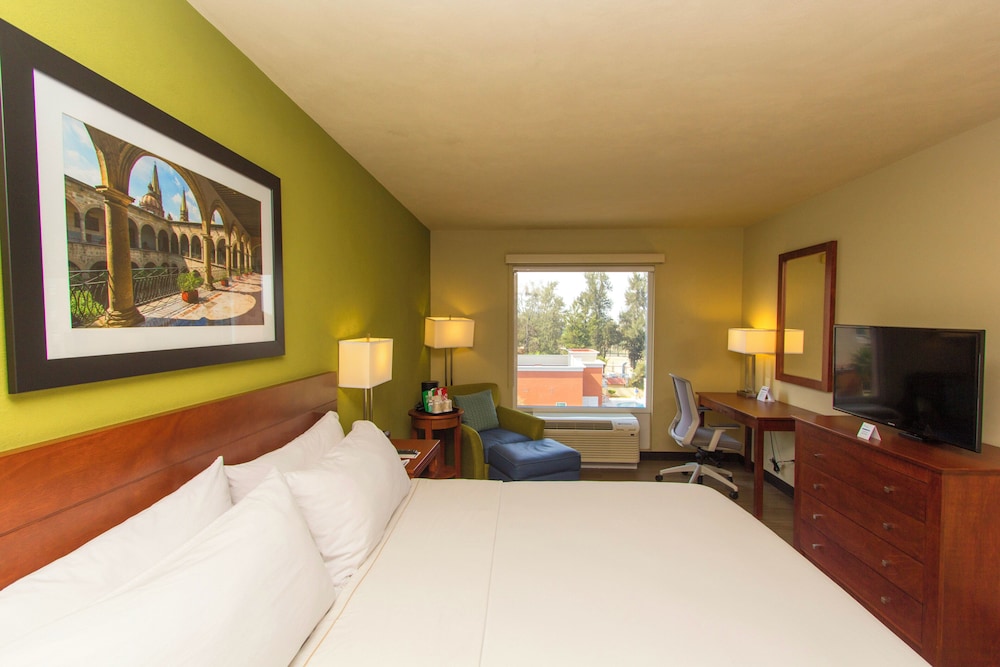 Standard, King Bed, Central Building