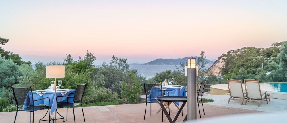 Armonia Bay Hotel 46/48