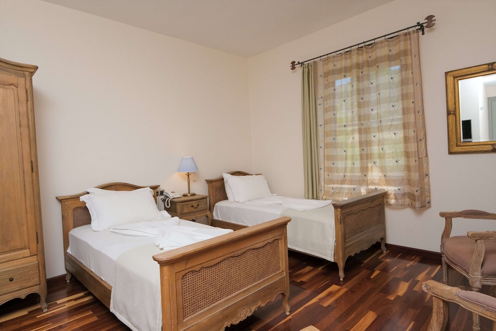 ROOM, TWIN BEDS, GARDEN VIEW