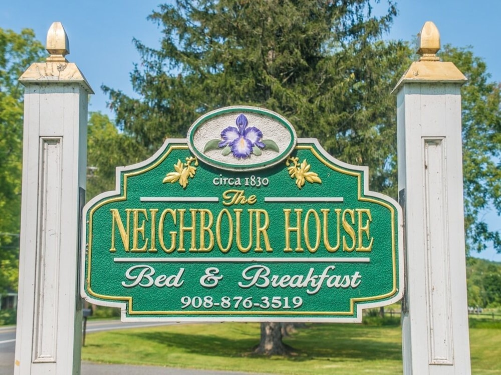 The Neighbour House B&B 1/35