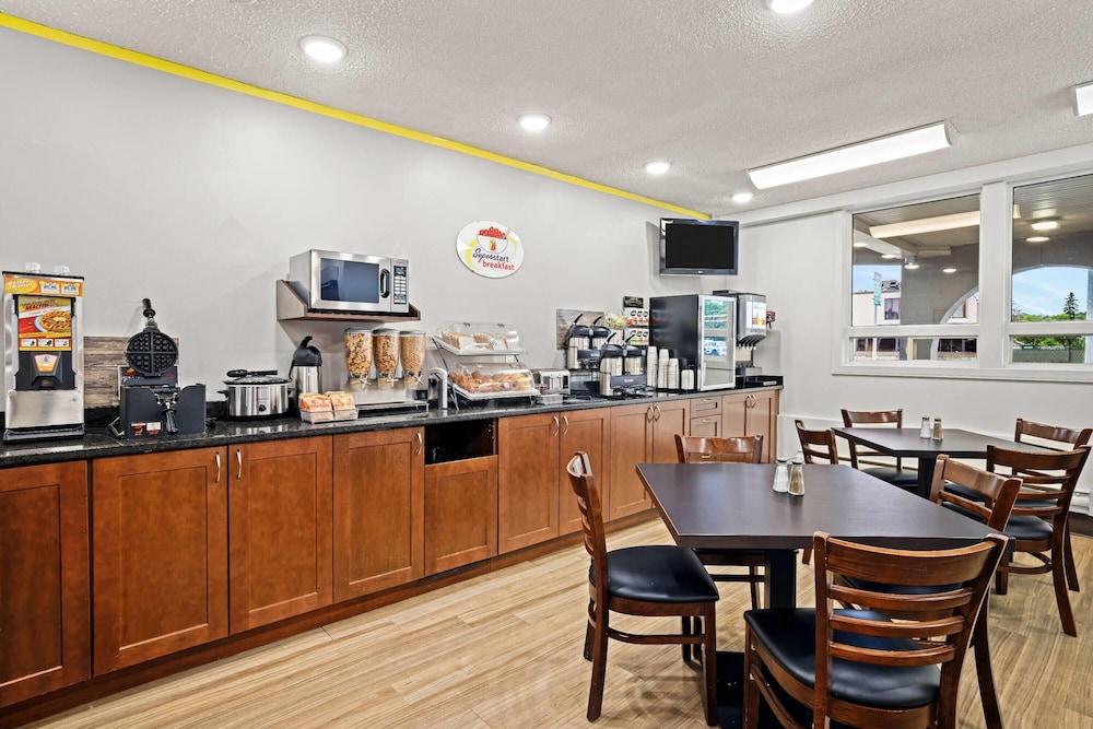 restaurant cafeteria
