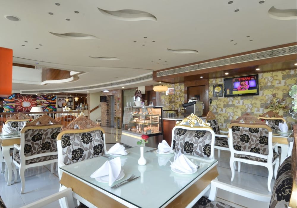 Hk Clarks Inn Amritsar 8/25