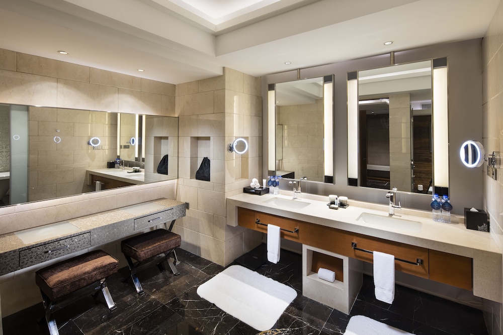 Hilton Shijiazhuang 9/63