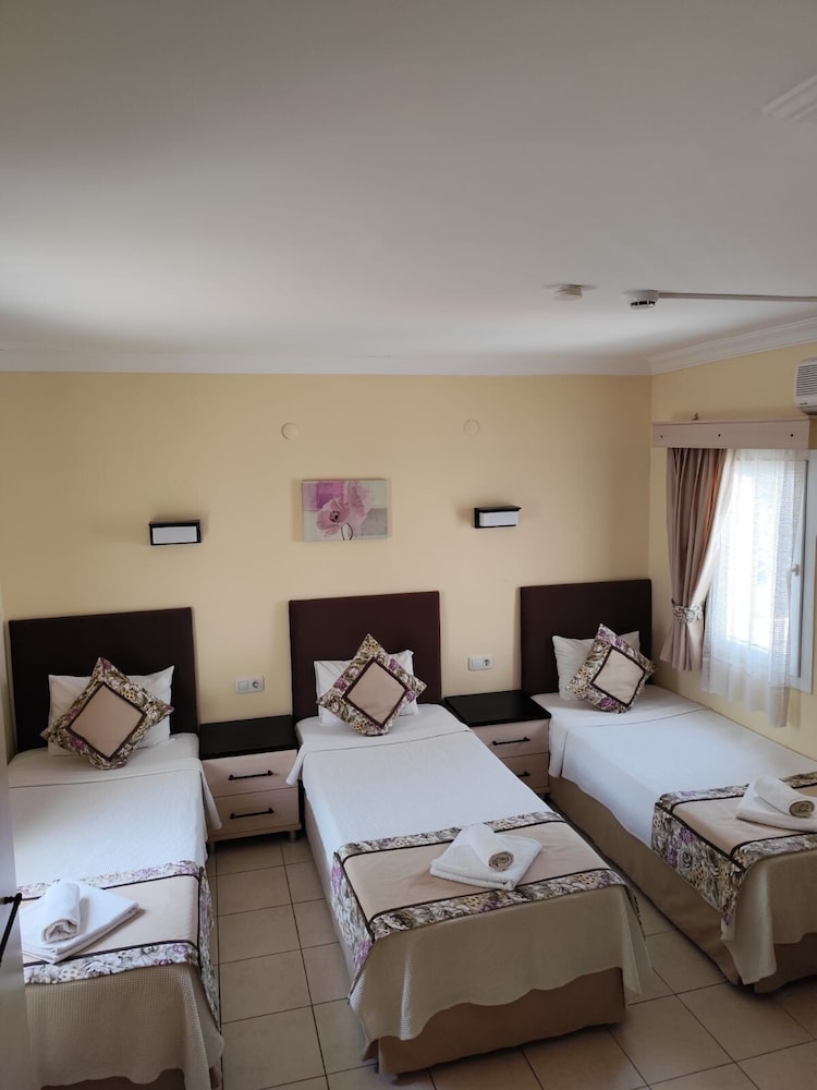 Canna Garden Hotel 15/47