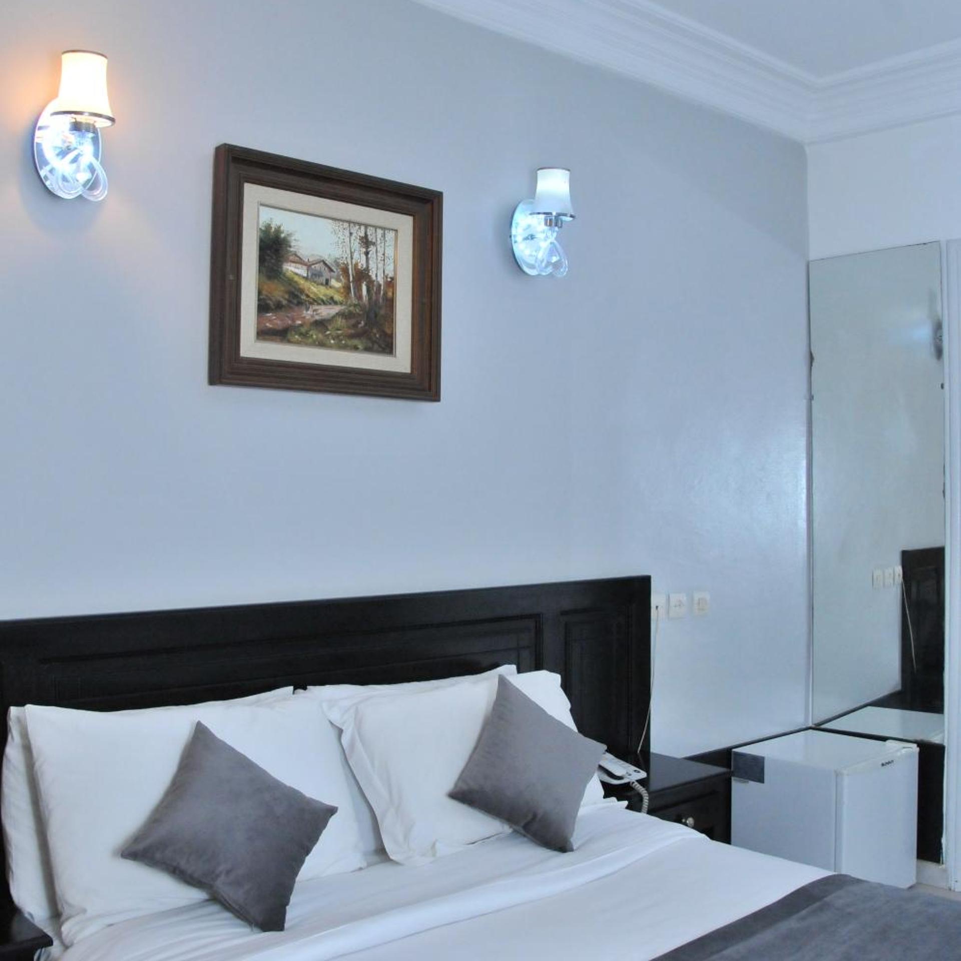 Hotel East West 19/50