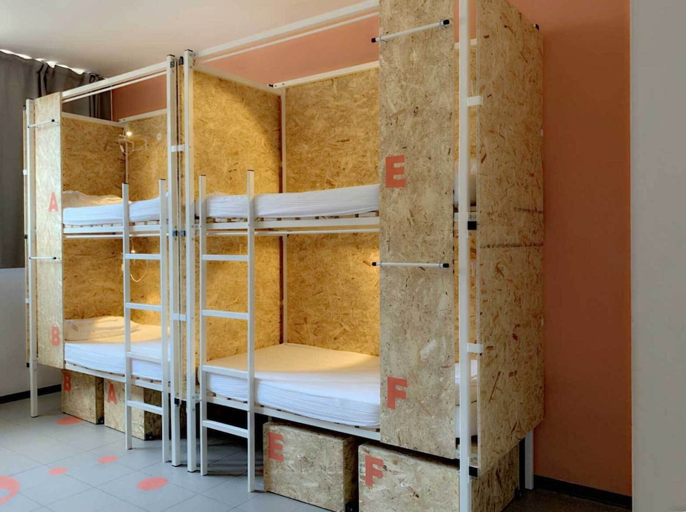 Mio Hostel 24/54