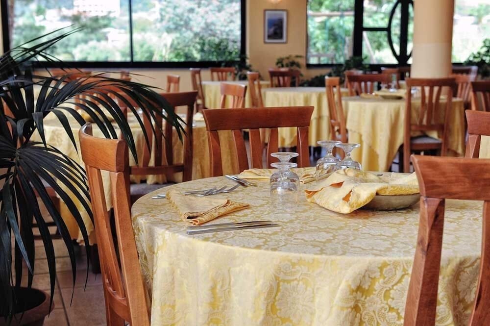 Villaggio Pineta Petto Bianco Hotel 35/60