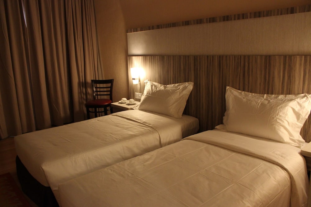 The Golden Bay Hotel Batam 25/53