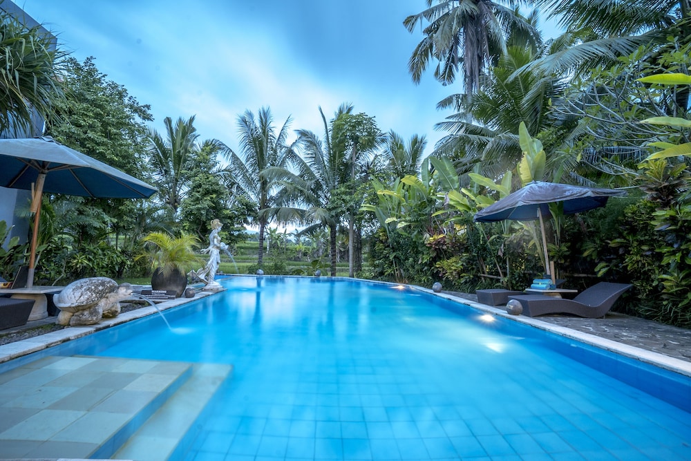 Gita Maha Hotel 41/44