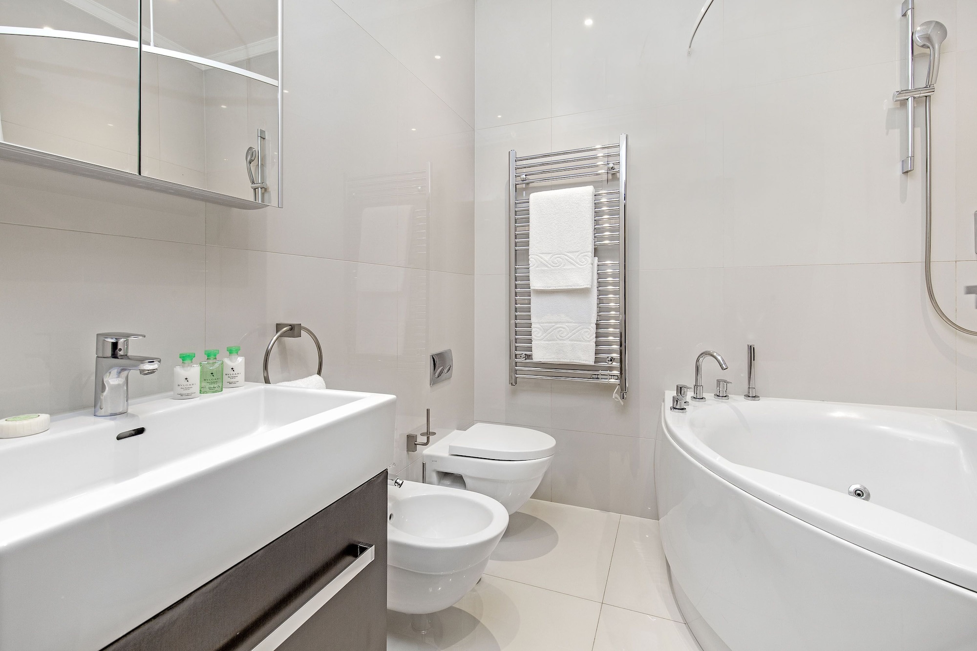 شقة ديلوكس بسرير كينج وسرير كوين وسريرين منفصلين بـ3 غرف نوم، 130 Queensgate Apartments 8/9