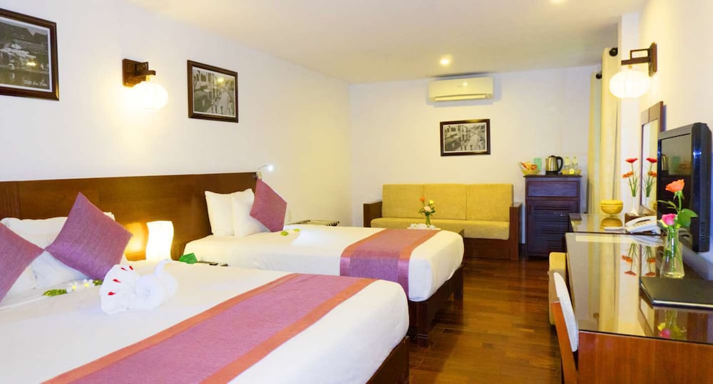 Vinh Hung Riverside Resort 12/78