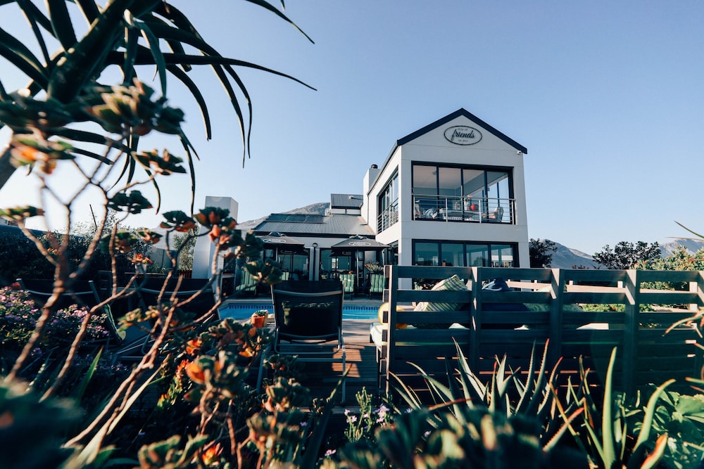 Stay at Friends (Guest house) 47/50