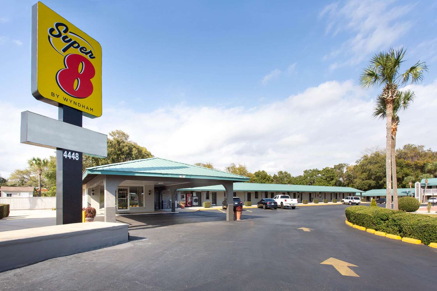Super 8 by Wyndham Pensacola NAS Area 5/9