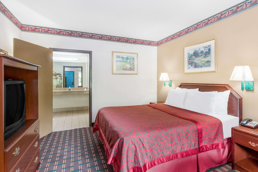 Days Inn By Wyndham North Columbia Ft Jackson 19/50