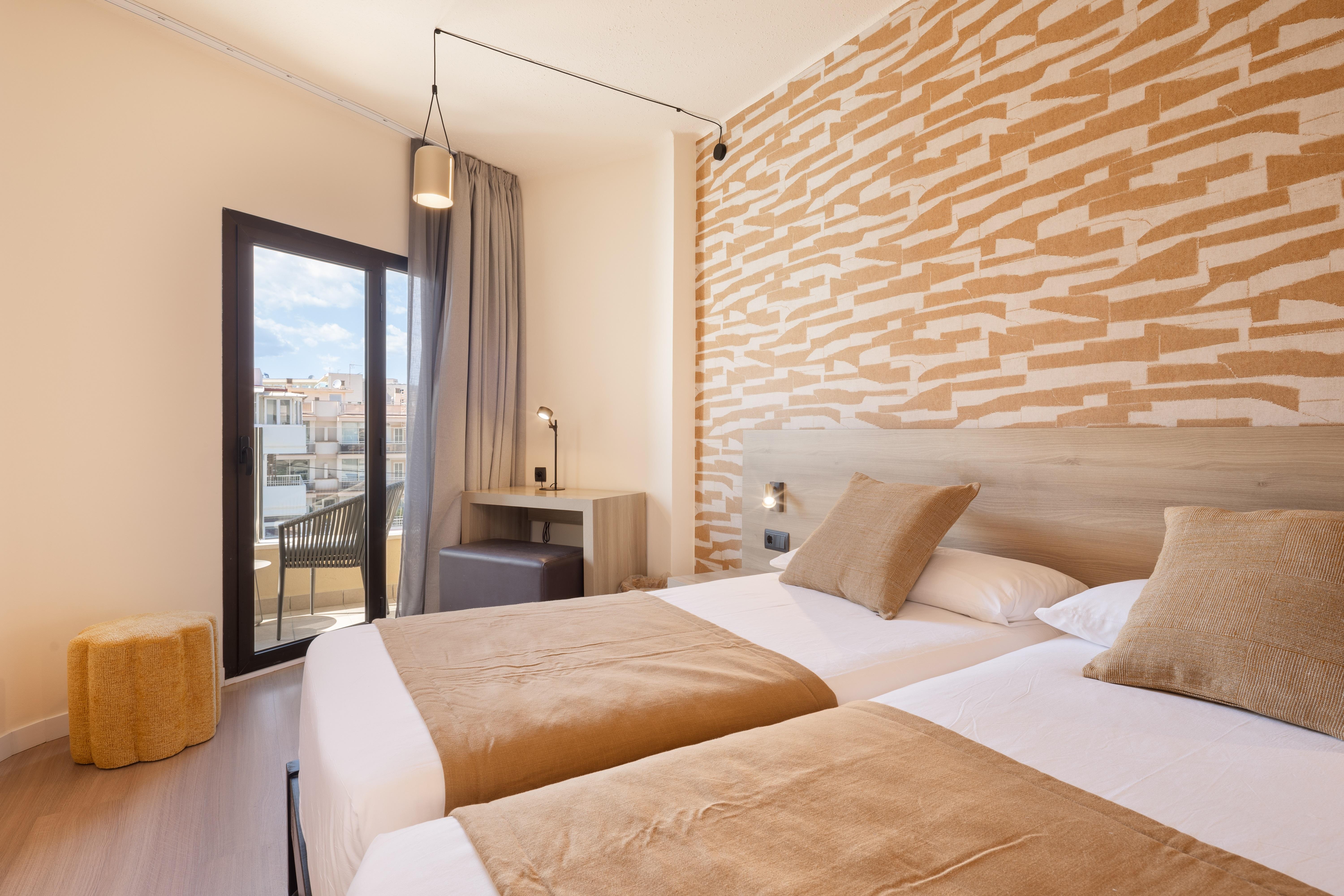 Standard, Double Bed, Balcony or Terrace
