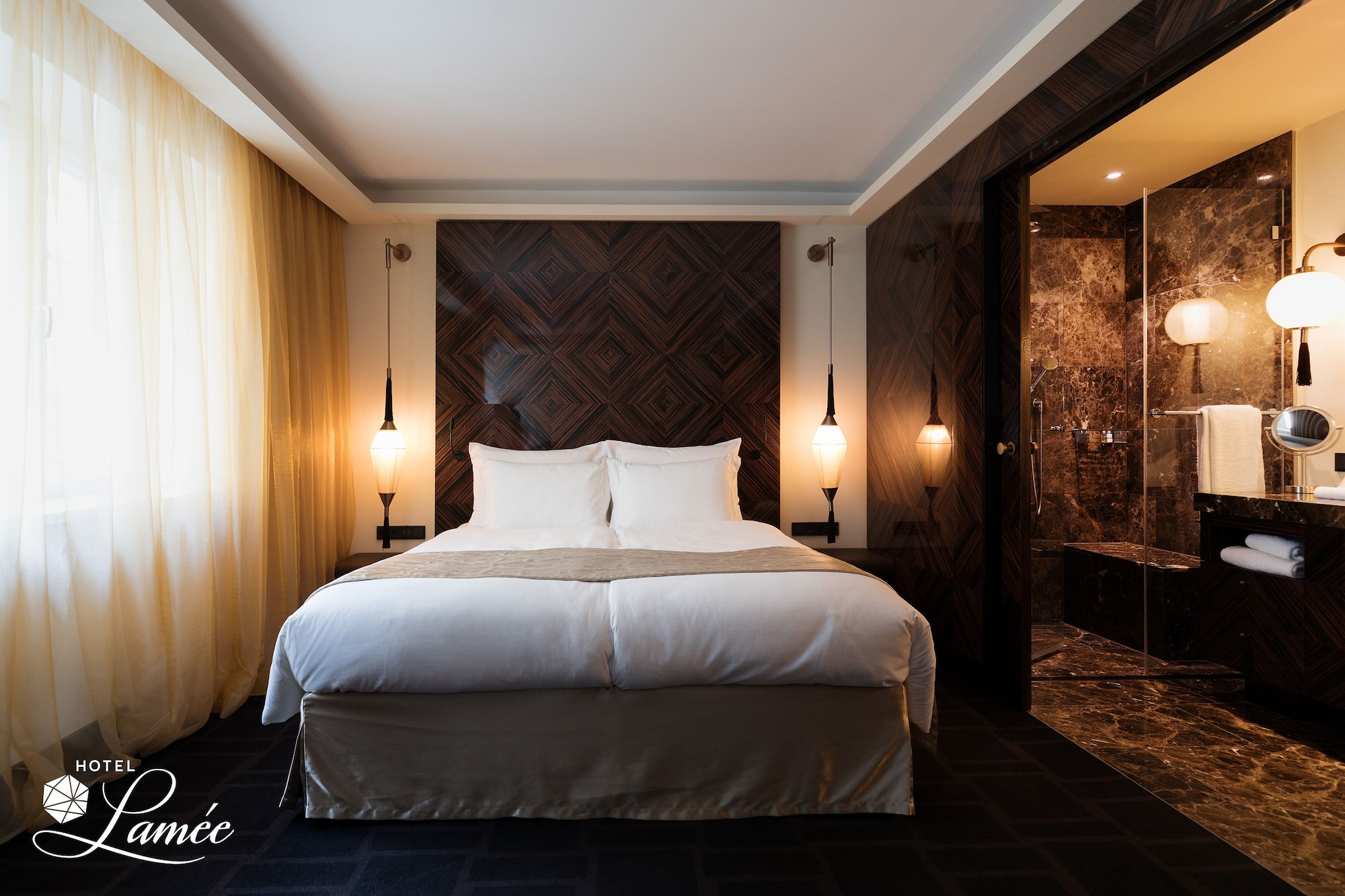 Grand, Lame, Queen Bed